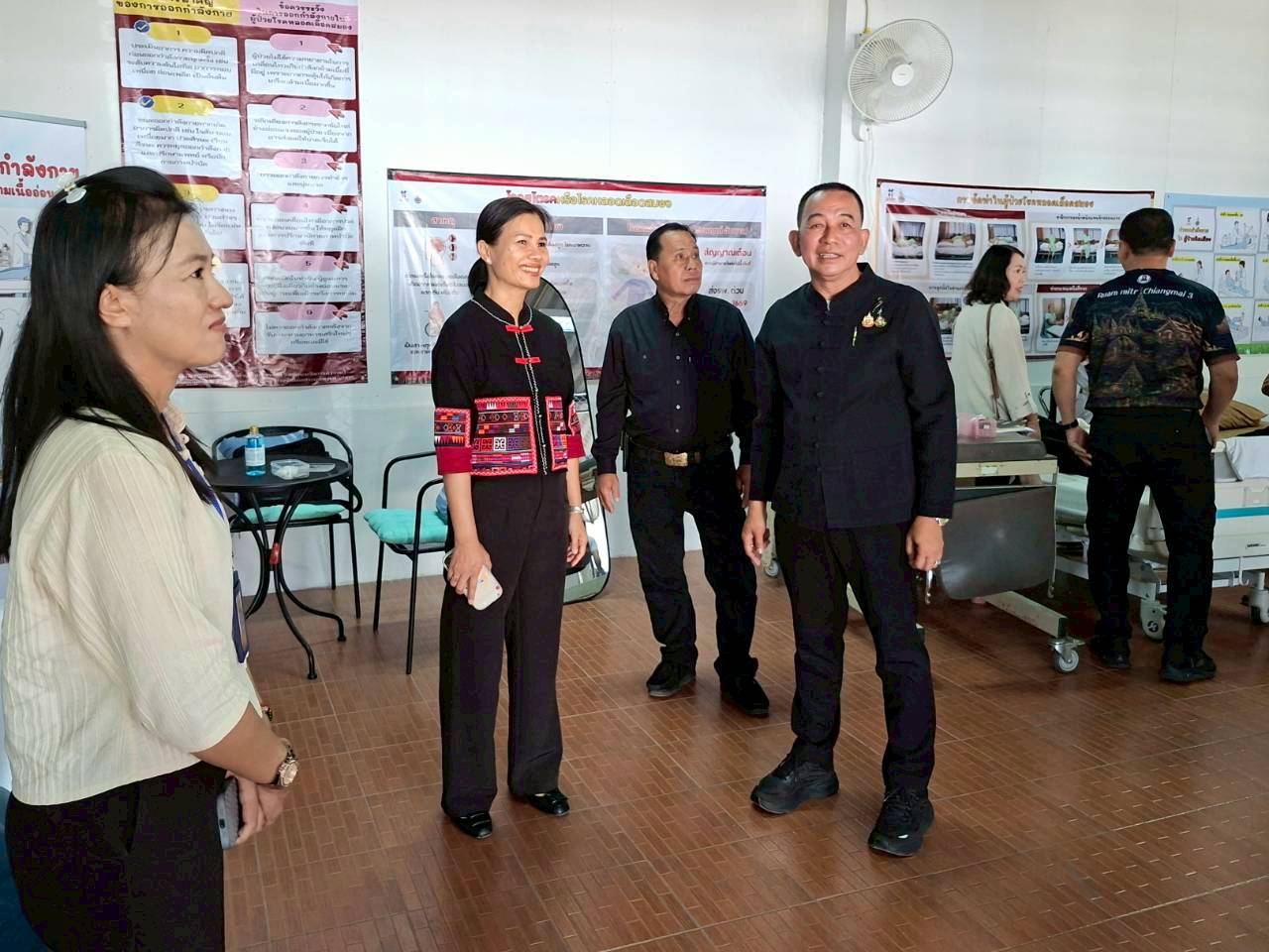 ลงพื้นที่เยี่ยมศูนย์พัฒนาและฟื้นฟูคุณภาพชีวิตผู้สูงอายุและผู้พิการในตำบลสันผีเสื้อ