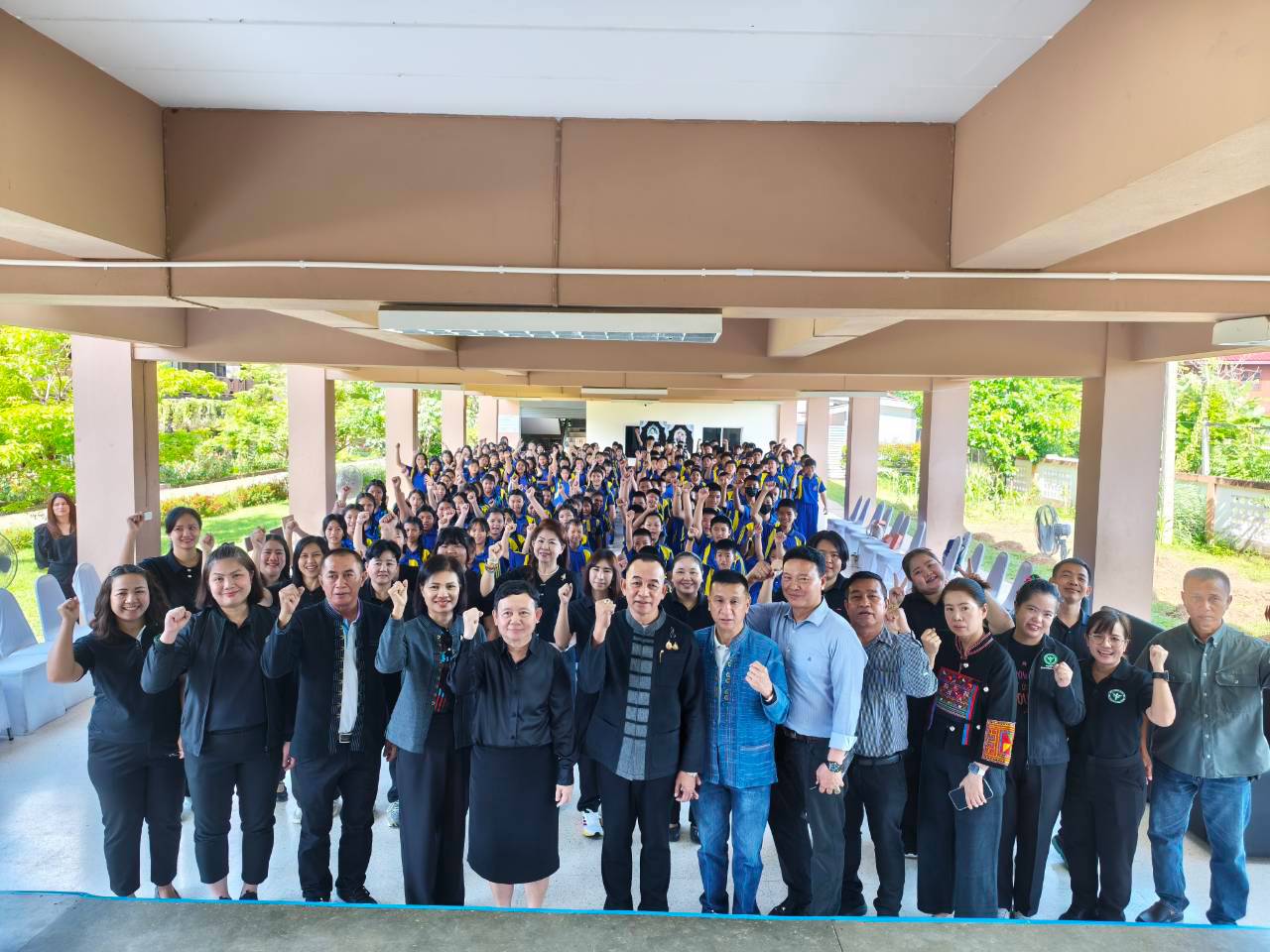 นายสมบูรณ์ บุญเรือง นายกเทศมนตรีตำบลสันผีเสื้อ เป็นประธานเปิดการอบรมโครงการ "วัยใส รักอย่างไร ไม่ท้องก่อนวัยเรียน" โรงเรียนชุมชนวัดท่าเดื่อ